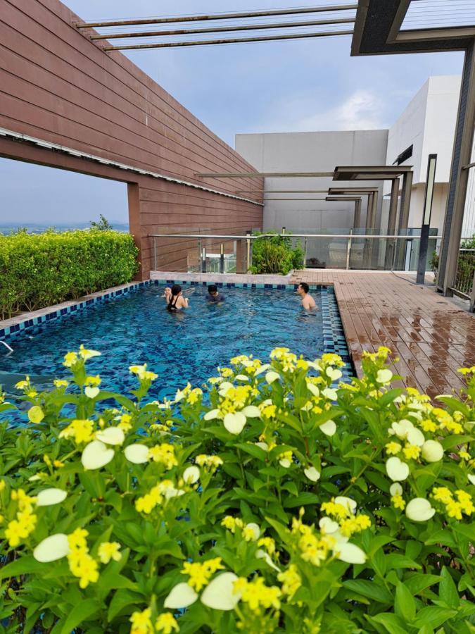 Woodsbury Suites Ikea House Butterworth Penang Екстериор снимка